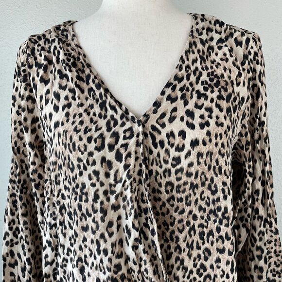 NWT Sanctuary Leopard Print V-Neck Blouse Top Size M - Picture 2 of 6